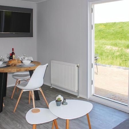 Beautiful Home In Sint-Annaland With Kitchen Bagian luar foto