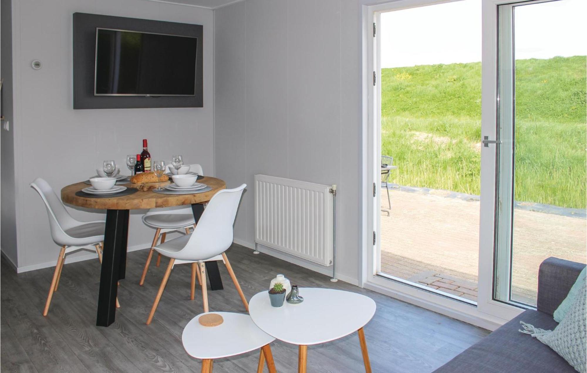 Beautiful Home In Sint-Annaland With Kitchen Bagian luar foto